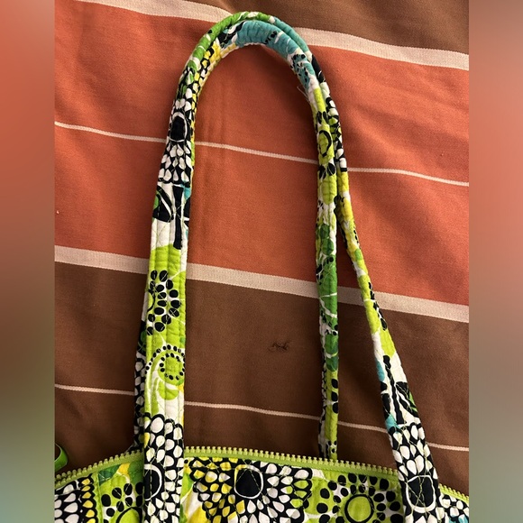 Vera Bradley small duffle - Picture 4 of 4